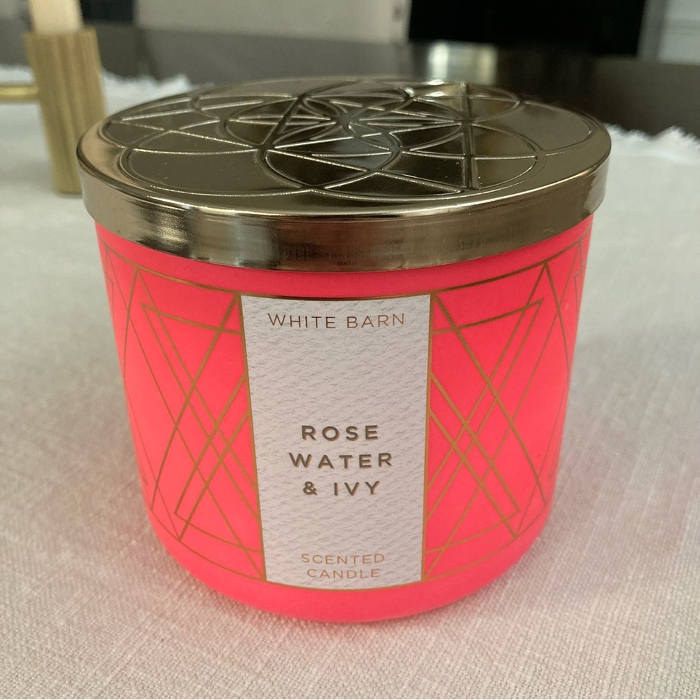 White Barn Rose Water & Ivy Candle